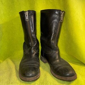 Frye Front Zip short boots - black leather - size 9